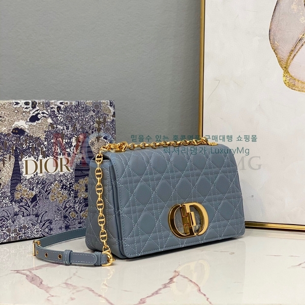 ũ������ ��� ī�ι� M9242-A-7