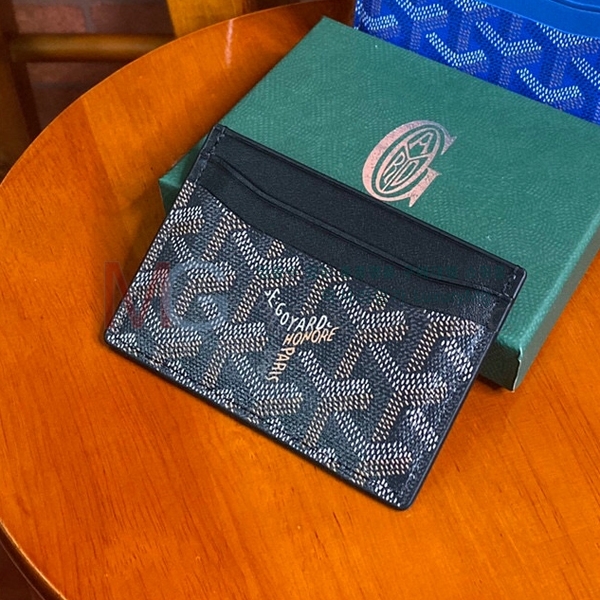  ���ߵ� �����ǽ� ī�� Ȧ�� GY375242-A-5