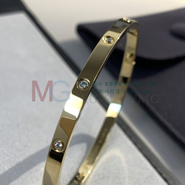 ��쿡 ���� ť������ CA55070-1