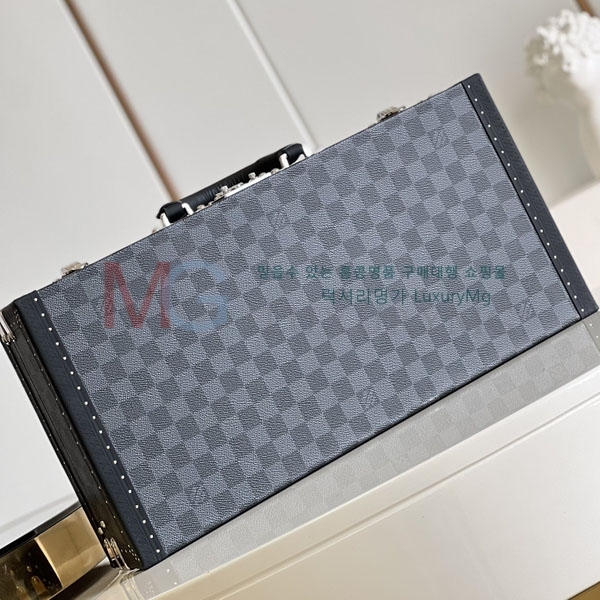 ���̺��� 18�� ������ ��Ʈ�� ��Ŭ���� ��ġ���̽� M202060