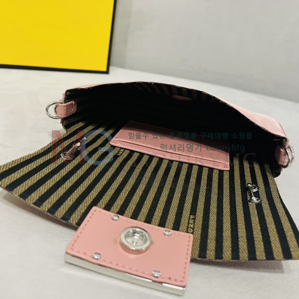 ��� ��Ƽ�� �ٰ�Ʈ�� 05591-A-3