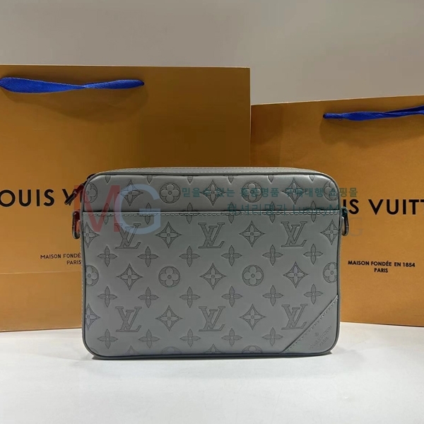 ���̺��� ����޽��� �׷��� M46104