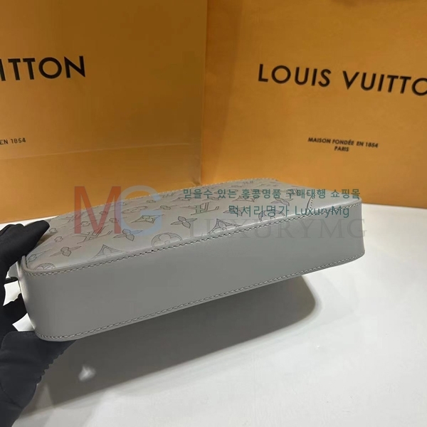 ���̺��� ����޽��� �׷��� M46104