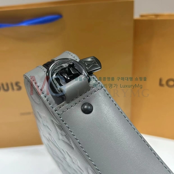 ���̺��� ����޽��� �׷��� M46104