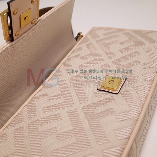 ��� FF �ٰ�Ʈ�� F8600-A-7