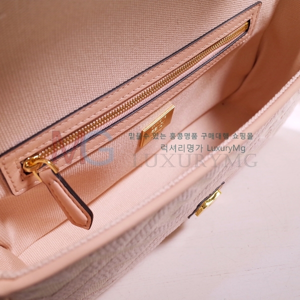 ��� FF �ٰ�Ʈ�� F8601-A-1