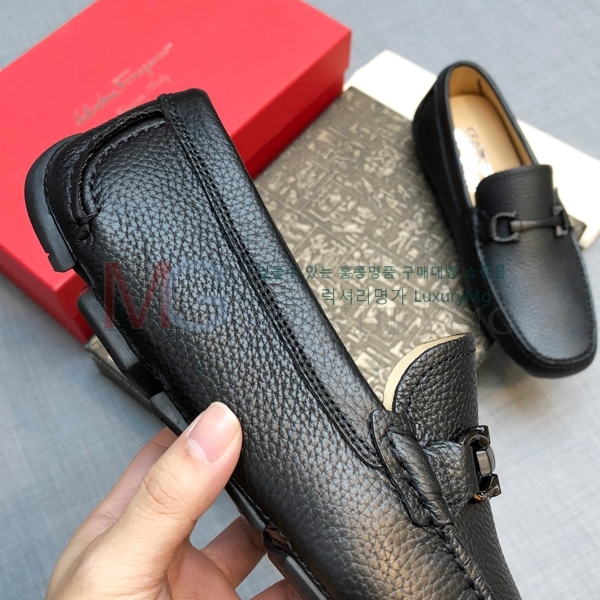 ��󰡸� ���� FO56620-1