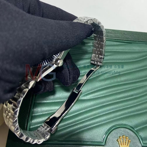 (200�� ����ǰ) �η��� ���̽��� ������� ��������Ʈ �ð� RO177651-3(28mm)