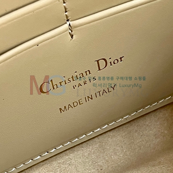 ��� �ٺ� �̽�Ʈ ����Ʈ �Ŀ�ġ M5703-3
