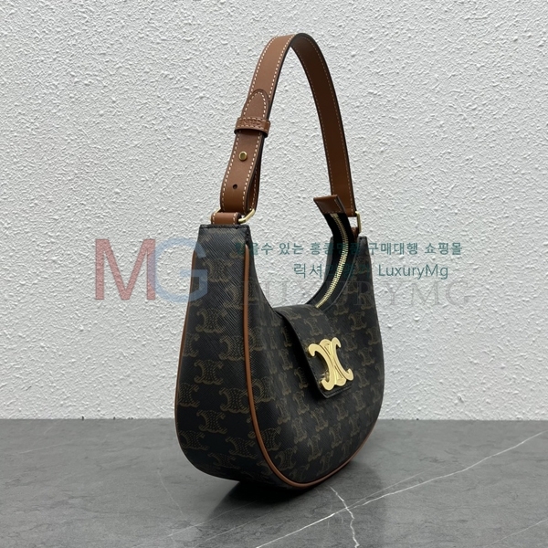 ������ Ʈ������ �ƹ� Ʈ������ ȣ���� 114493-4