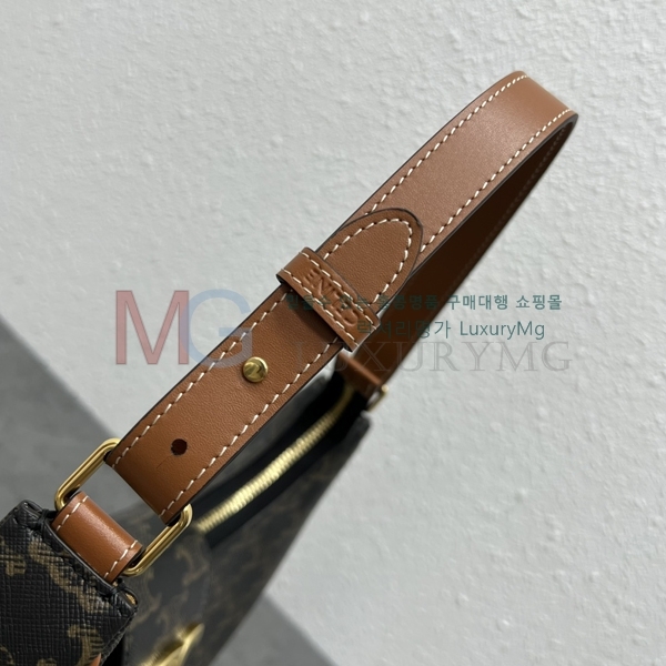 ������ Ʈ������ �ƹ� Ʈ������ ȣ���� 114493-4