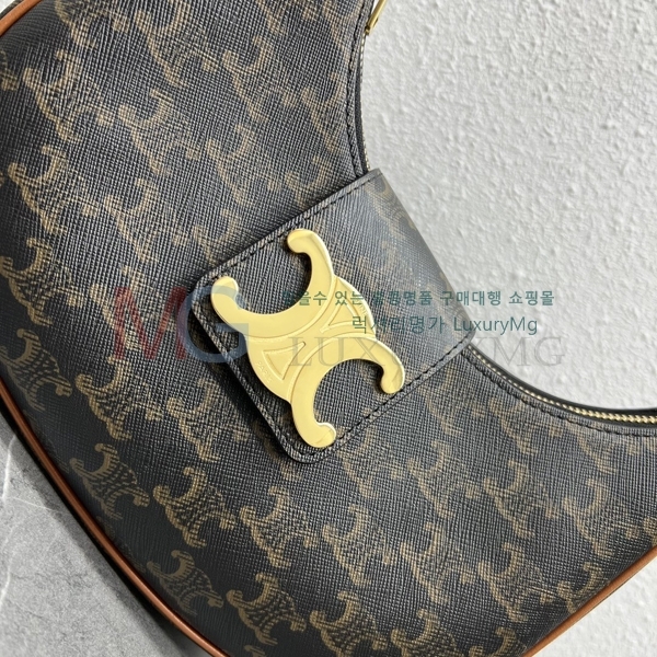 ������ Ʈ������ �ƹ� Ʈ������ ȣ���� 114493-4