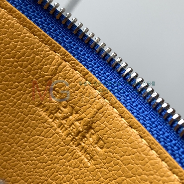 ���ߵ� �μ�Ʈ ���̽� ���� G8503-6