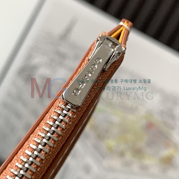 ���ߵ� �μ�Ʈ ���̽� ���� G8503-4