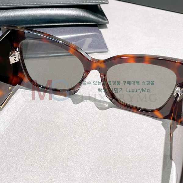 ���ζ� ���۶� 9YSL0228-3