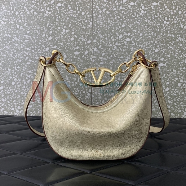 �߷�Ƽ�� ���̷ΰ� �� �̴� ȣ���� V0096-4