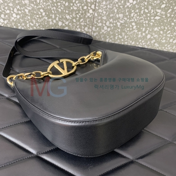 �߷�Ƽ�� ���̷ΰ� �� �̴� ȣ���� V0096-2