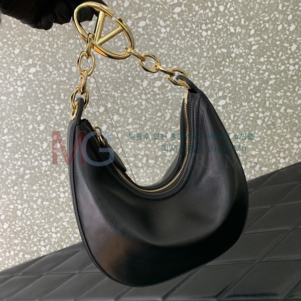 �߷�Ƽ�� ���̷ΰ� �� �̴� ȣ���� V0096-2