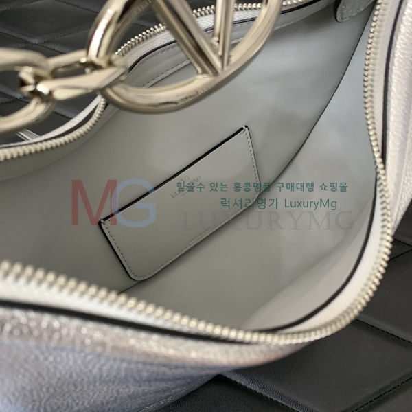 �߷�Ƽ�� ���̷ΰ� �� �̴� ȣ���� V0096-5