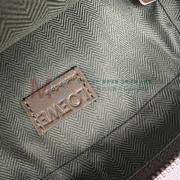 �ο��� �̴� ī�޶� ũ�ν��� 062399-4