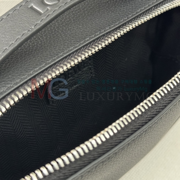 �ο��� �̴� ī�޶� ũ�ν��� 062399-1