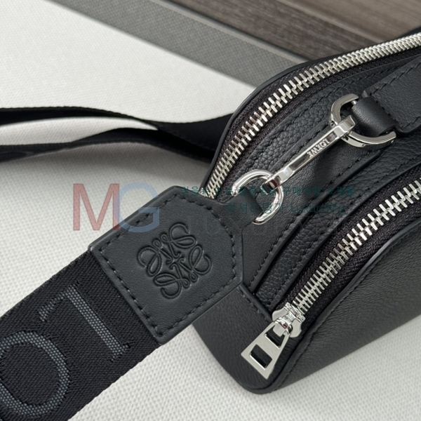 �ο��� �̴� ī�޶� ũ�ν��� 062399-1