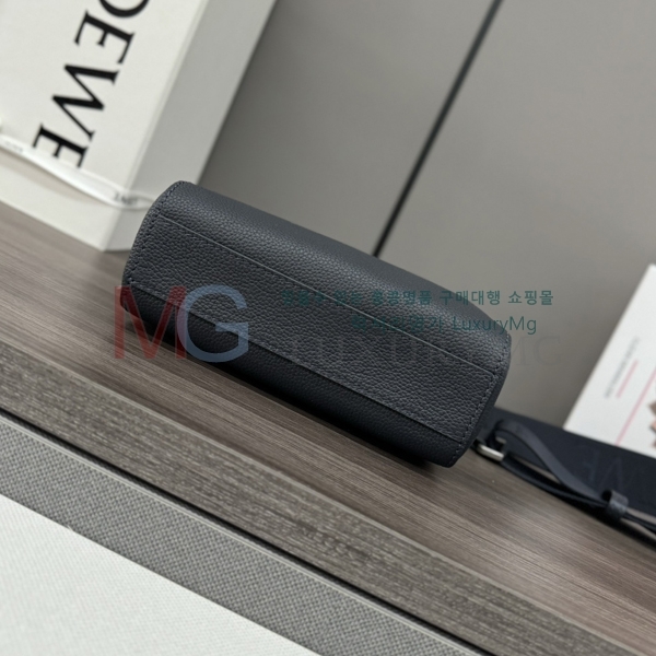 �ο��� �̴� ī�޶� ũ�ν��� 062399-2