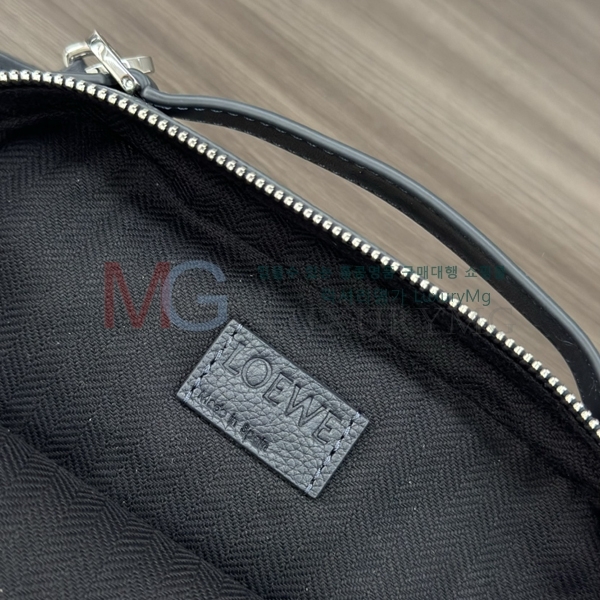 �ο��� �̴� ī�޶� ũ�ν��� 062399-2