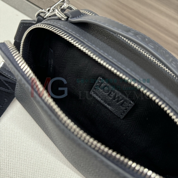 �ο��� �̴� ī�޶� ũ�ν��� 062399-2