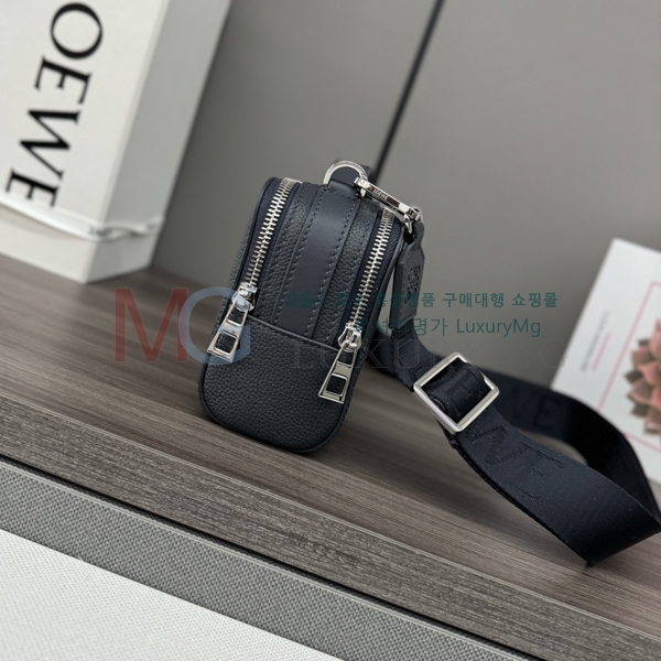 �ο��� �̴� ī�޶� ũ�ν��� 062399-2