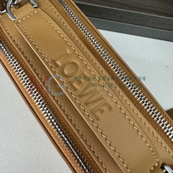 �ο��� �̴� ī�޶� ũ�ν��� 062399-3
