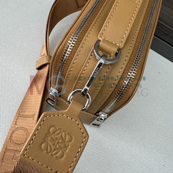 �ο��� �̴� ī�޶� ũ�ν��� 062399-3