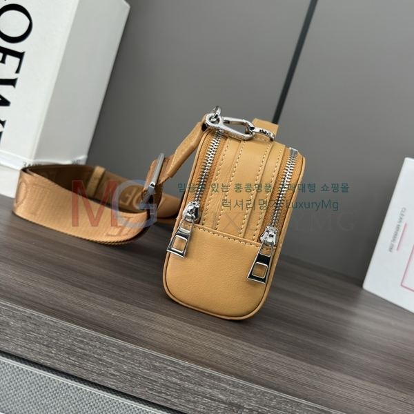 �ο��� �̴� ī�޶� ũ�ν��� 062399-3