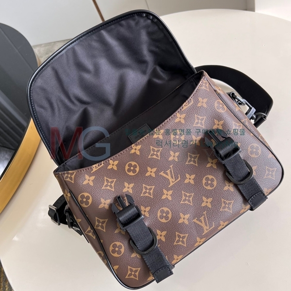 ���̺��� Ʈ���� �޽��� M46972-100