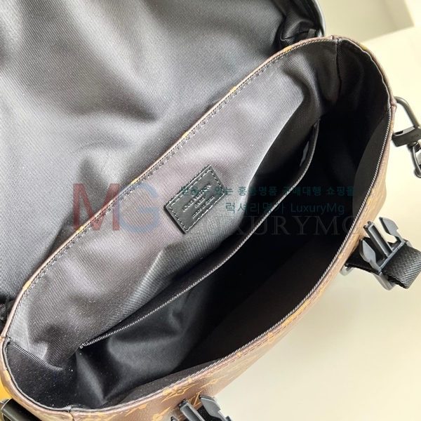 ���̺��� Ʈ���� �޽��� M46972-100