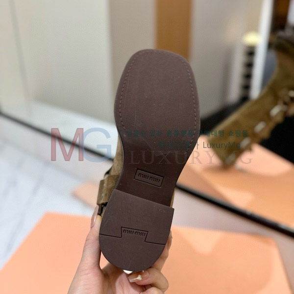 �̿�̿� ���� ��Ŀ M5766505-1
