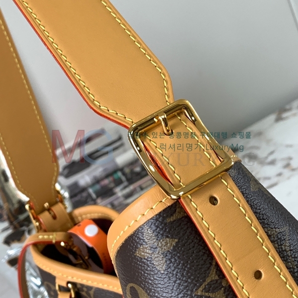 ���̺��� ĳ���� PM M46203-700