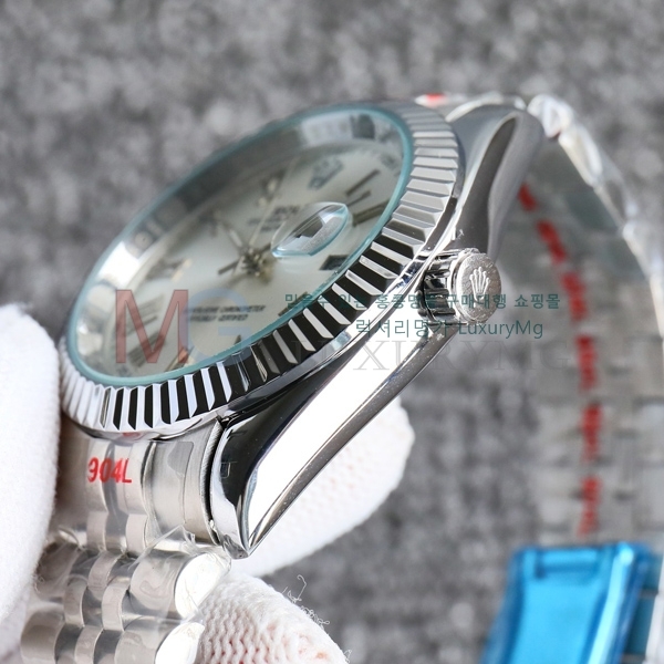 (120�� ����ǰ) ���� �η��� �ð� R44430 41MM