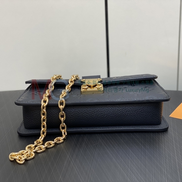 ���̺��� ���� �� ü�� ��Ƽ�� �̴� ũ�ν��� M82637-1