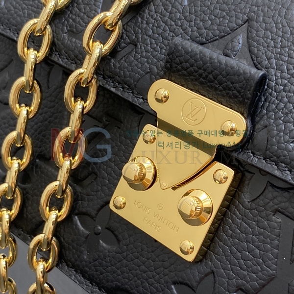 ���̺��� ���� �� ü�� ��Ƽ�� �̴� ũ�ν��� M82637-1