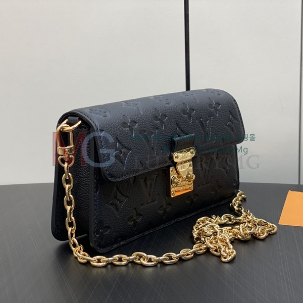 ���̺��� ���� �� ü�� ��Ƽ�� �̴� ũ�ν��� M82637-1