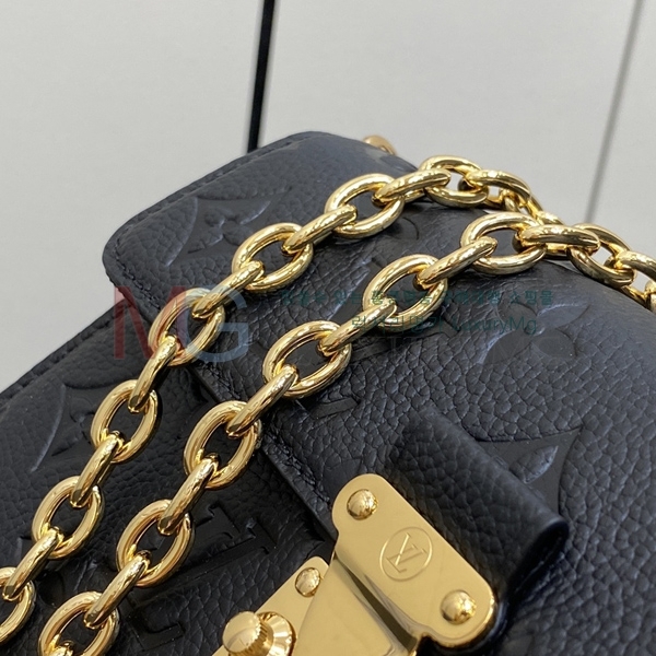 ���̺��� ���� �� ü�� ��Ƽ�� �̴� ũ�ν��� M82637-1