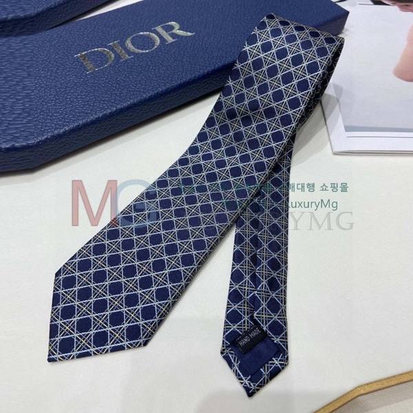 ��� ��Ÿ�� HE27693-1