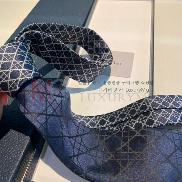��� ��Ÿ�� HE27698-1