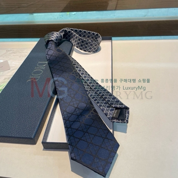 ��� ��Ÿ�� HE27698-1