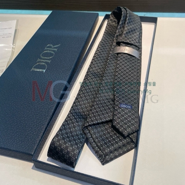 ��� ��Ÿ�� HE27697-1