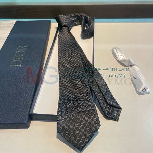 ��� ��Ÿ�� HE27697-1