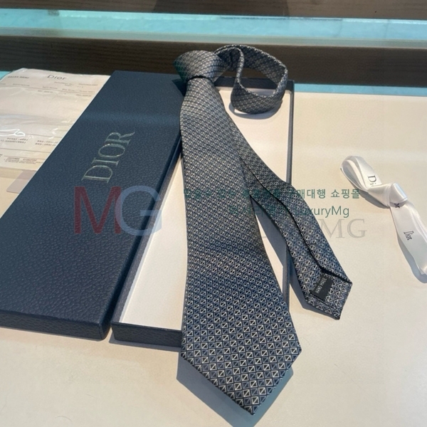 ��� ��Ÿ�� HE27697-2