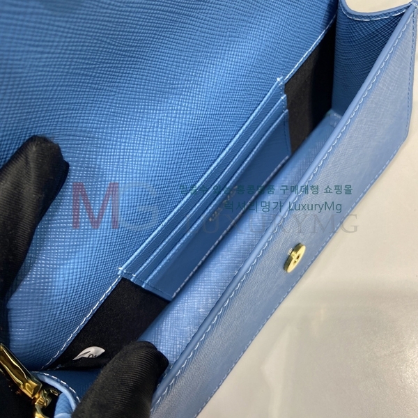 ����� ���ǾƳ� �̴� ũ�ν��� 1NF059-4