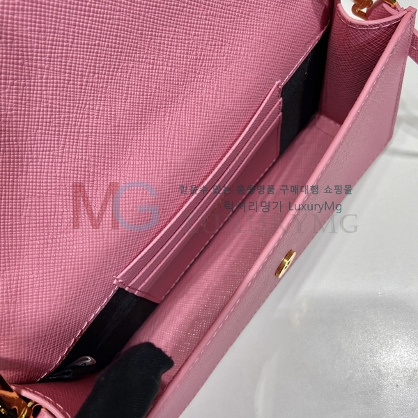 ����� ���ǾƳ� �̴� ũ�ν��� 1NF059-5